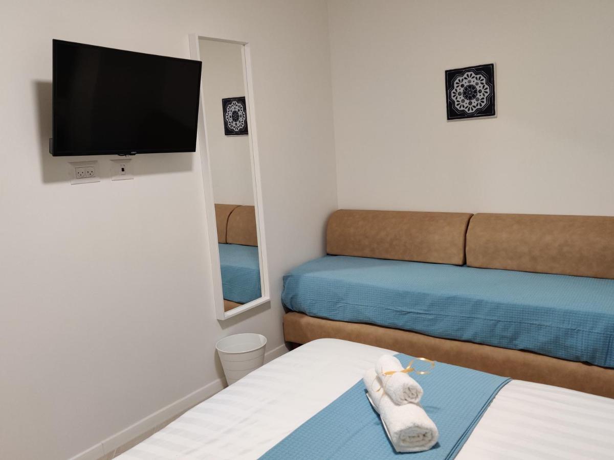 Migdal Luxury Suites Netanya J29 Buitenkant foto